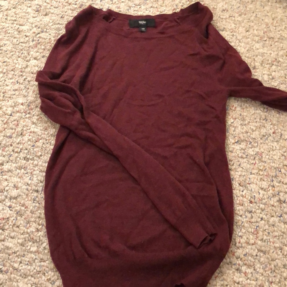 Maroon sweater